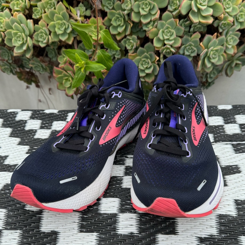 Women's Brooks Adrenaline GTS 22